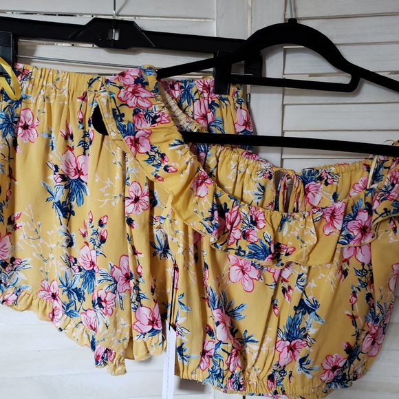 Yellow 2 piece short set - Picture 3 of 3